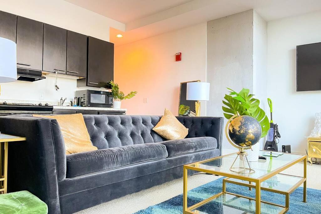 Luxury D.c. 1br Apt W/rooftop Pool In Southwest Waterfront *