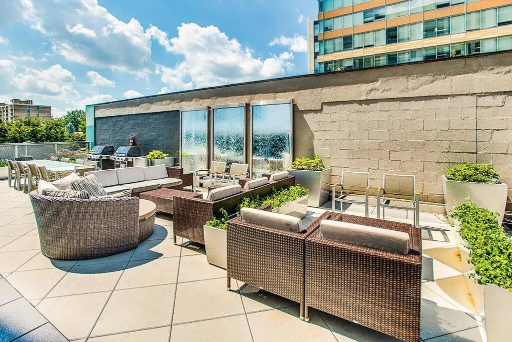 Luxury D.c. 1br Apt W/rooftop Pool In Southwest Waterfront * Washington